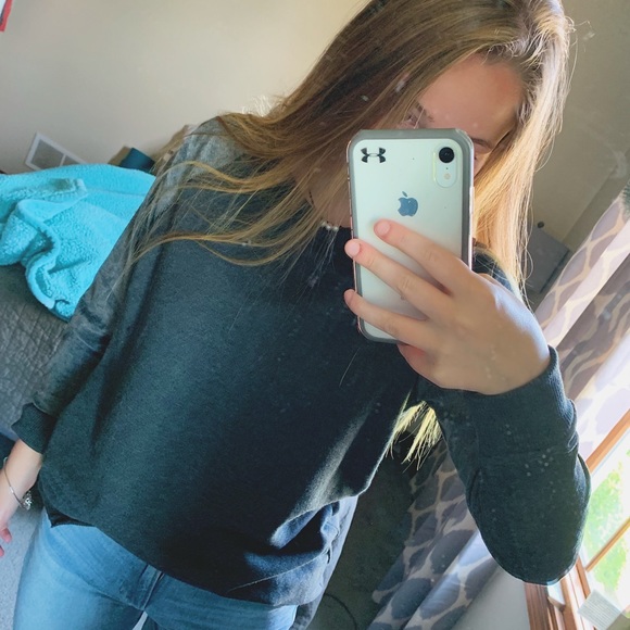 GREY CREWNECK - Picture 2 of 2